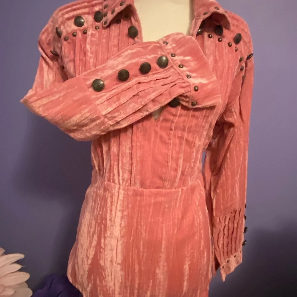 NEW Double D STYLE Unbranded-Pink Crushed Velvet Concho Ladies Small Top Blouse - Picture 3 of 8